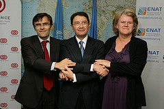 Photo of Presidents of Fundación ONCE, UNWTO and ENAT at the signing