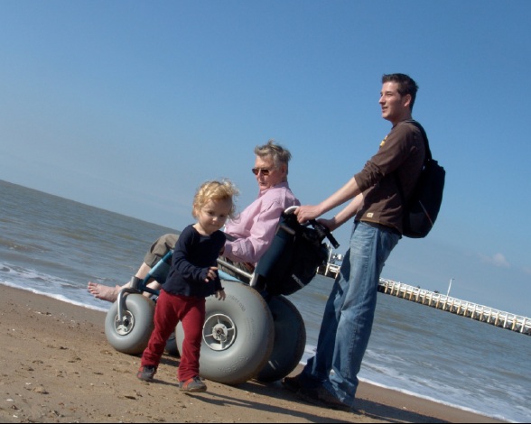 Beach wheelchair tour by ENTER vzw.